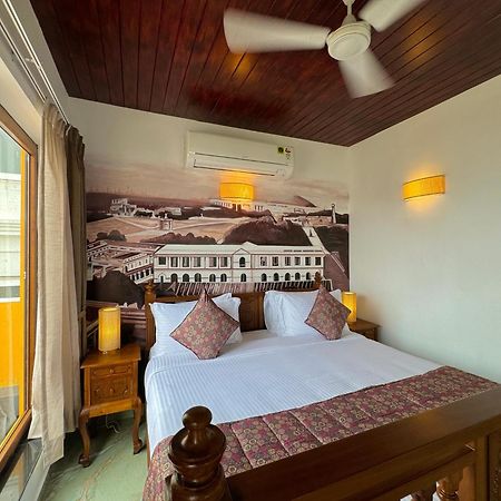 La Plage Seaview Suites Puducherry Buitenkant foto