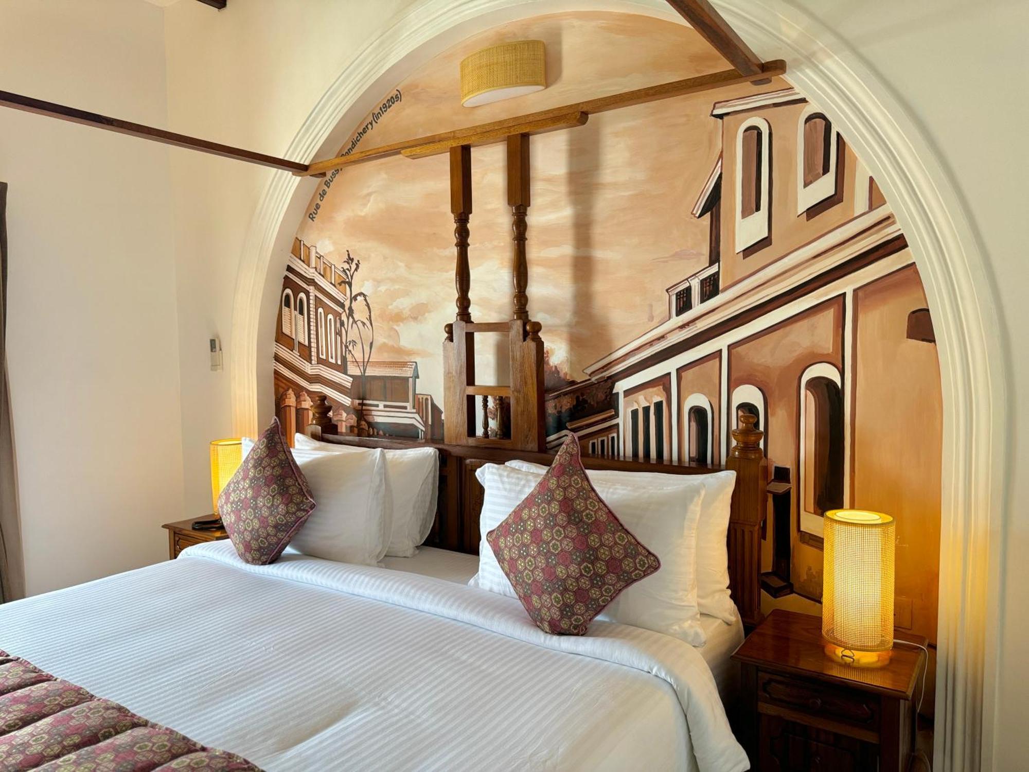 La Plage Seaview Suites Puducherry Buitenkant foto
