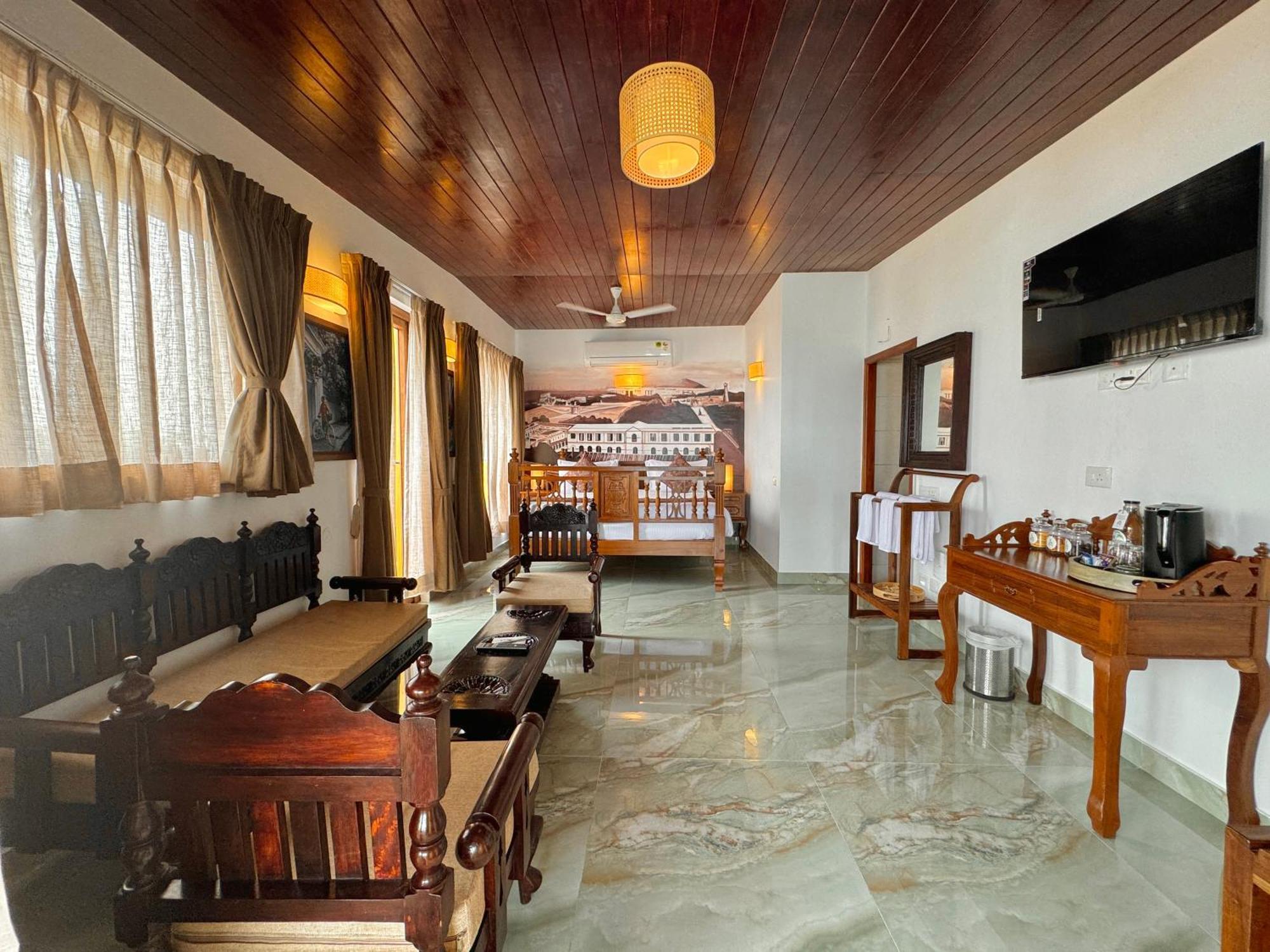 La Plage Seaview Suites Puducherry Buitenkant foto