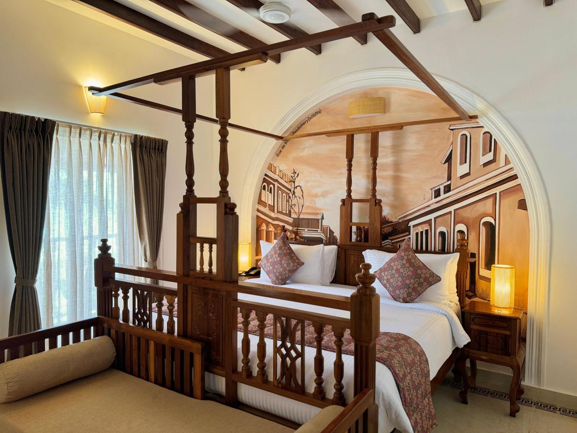 La Plage Seaview Suites Puducherry Buitenkant foto