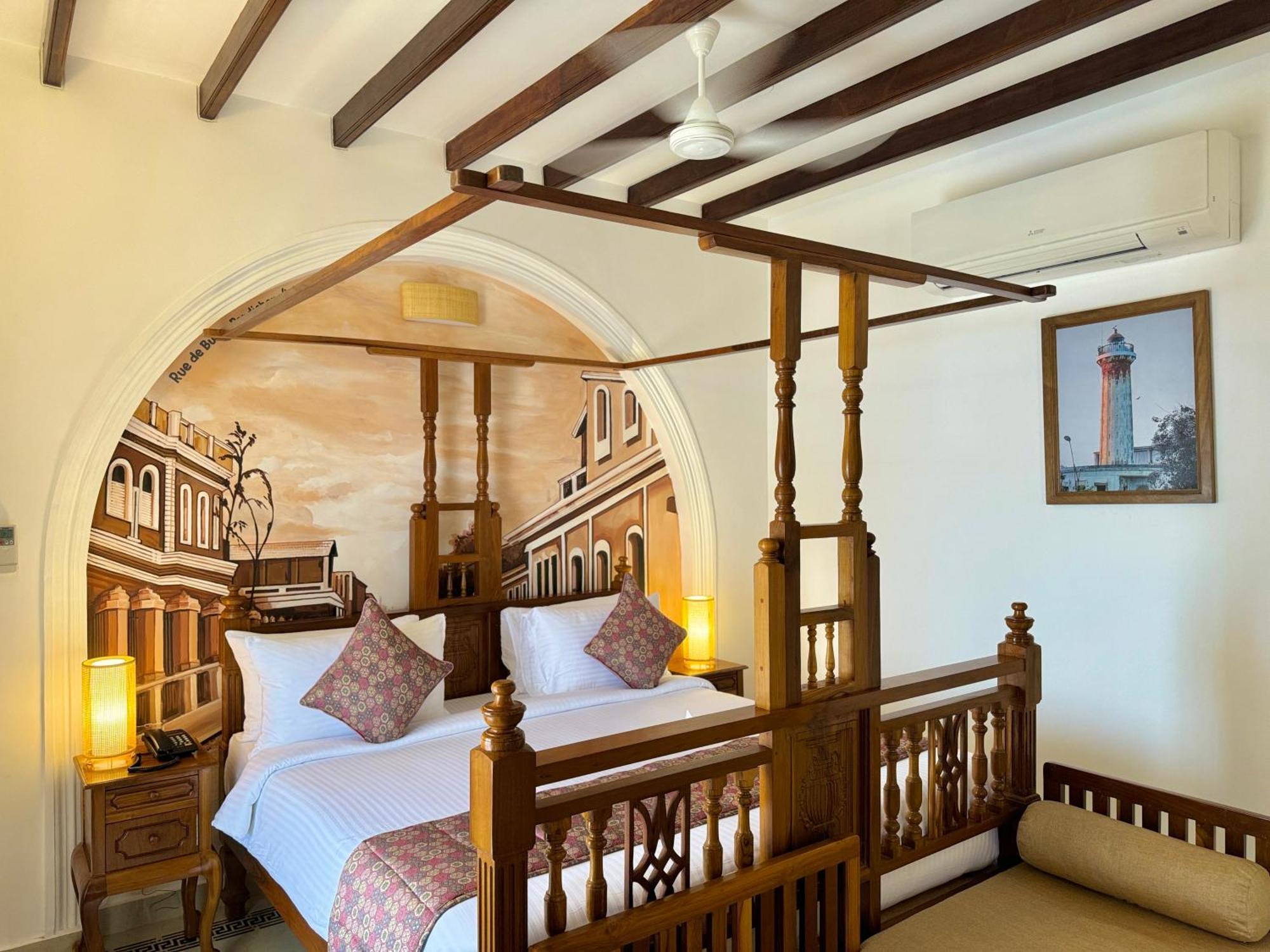 La Plage Seaview Suites Puducherry Buitenkant foto