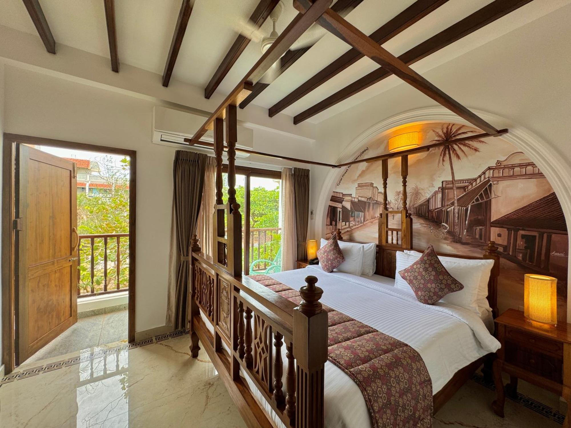 La Plage Seaview Suites Puducherry Buitenkant foto