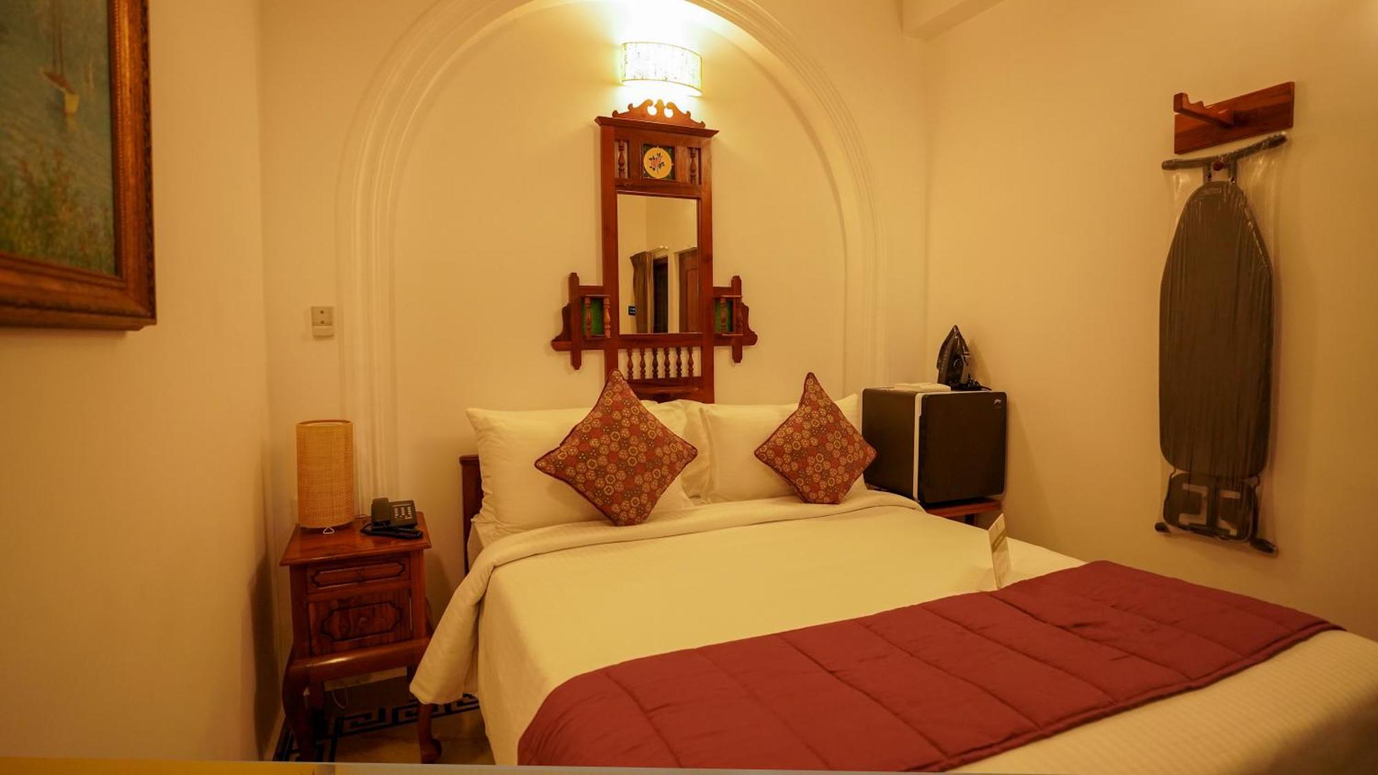 La Plage Seaview Suites Puducherry Buitenkant foto