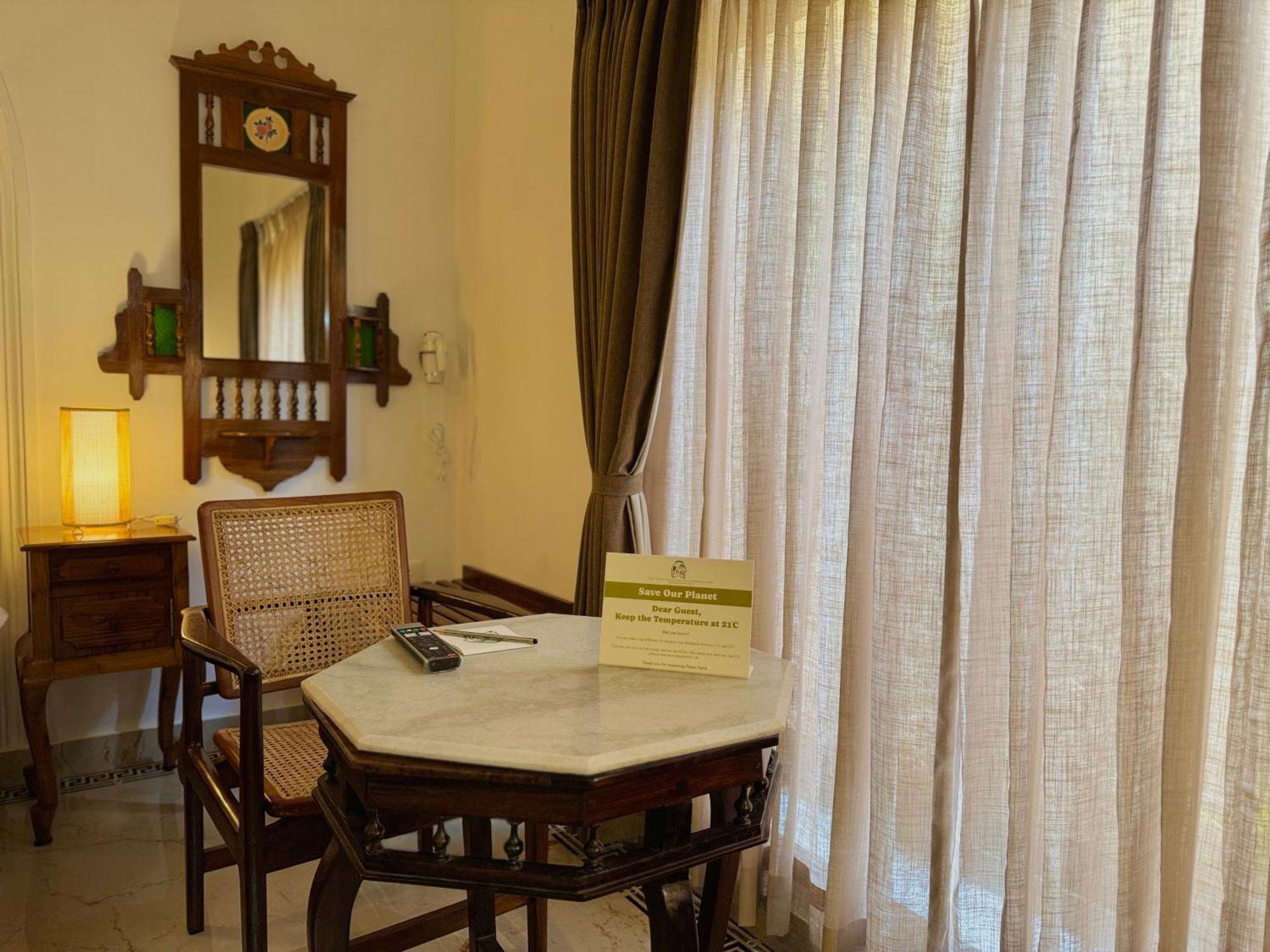 La Plage Seaview Suites Puducherry Buitenkant foto