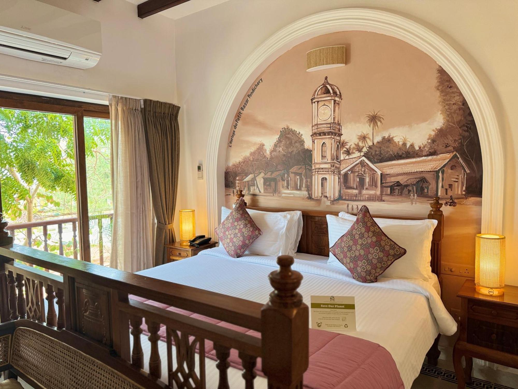 La Plage Seaview Suites Puducherry Buitenkant foto