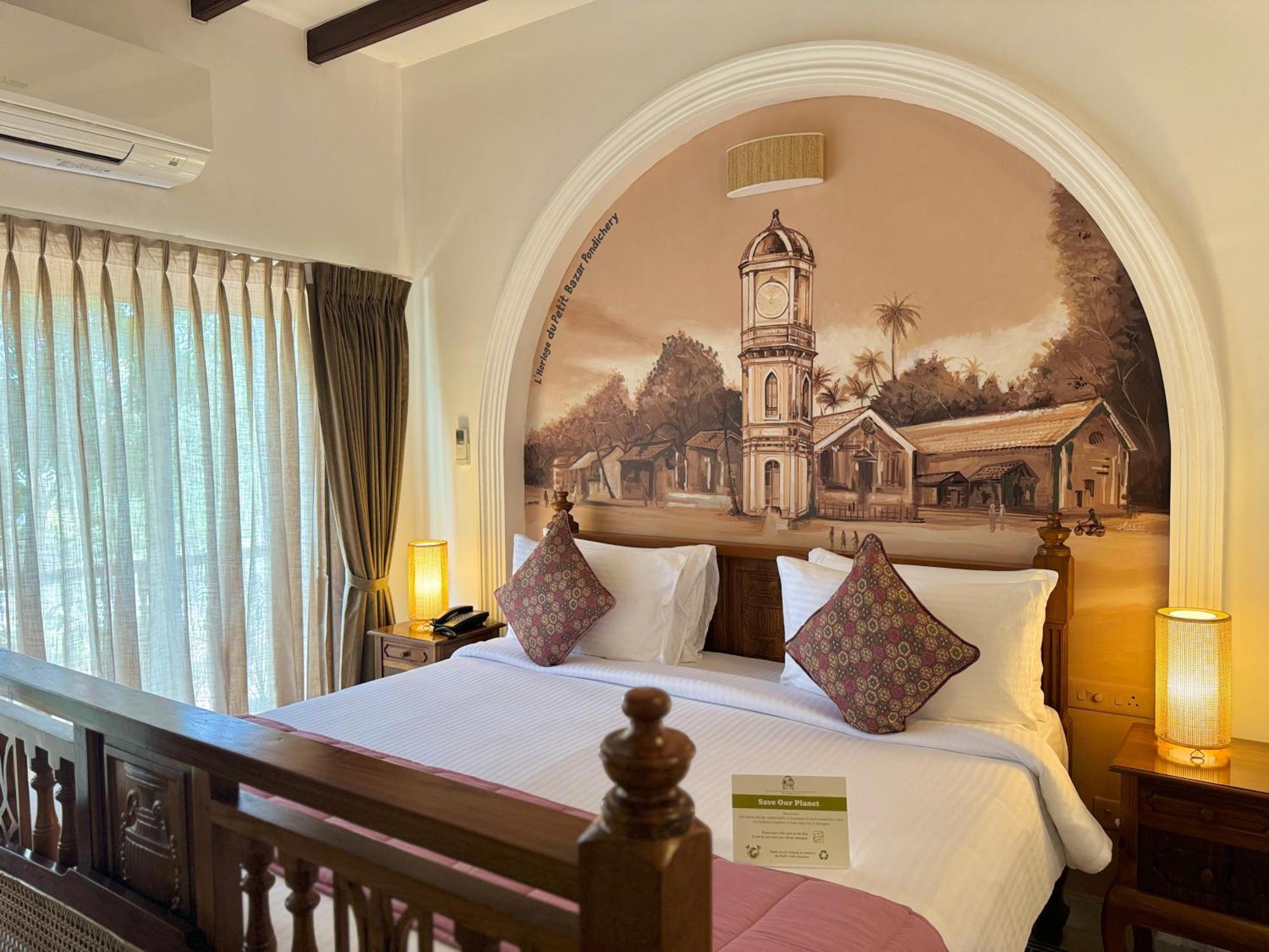 La Plage Seaview Suites Puducherry Buitenkant foto