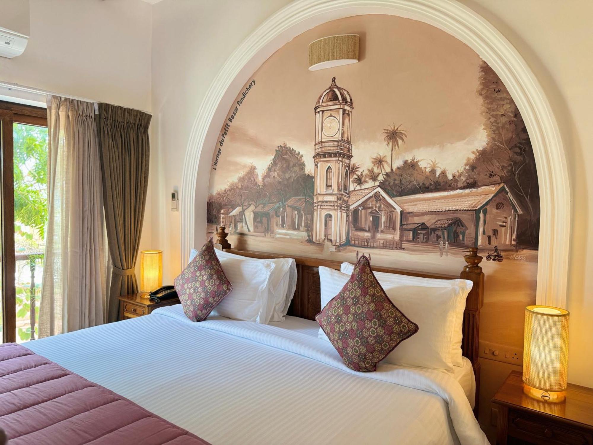 La Plage Seaview Suites Puducherry Buitenkant foto