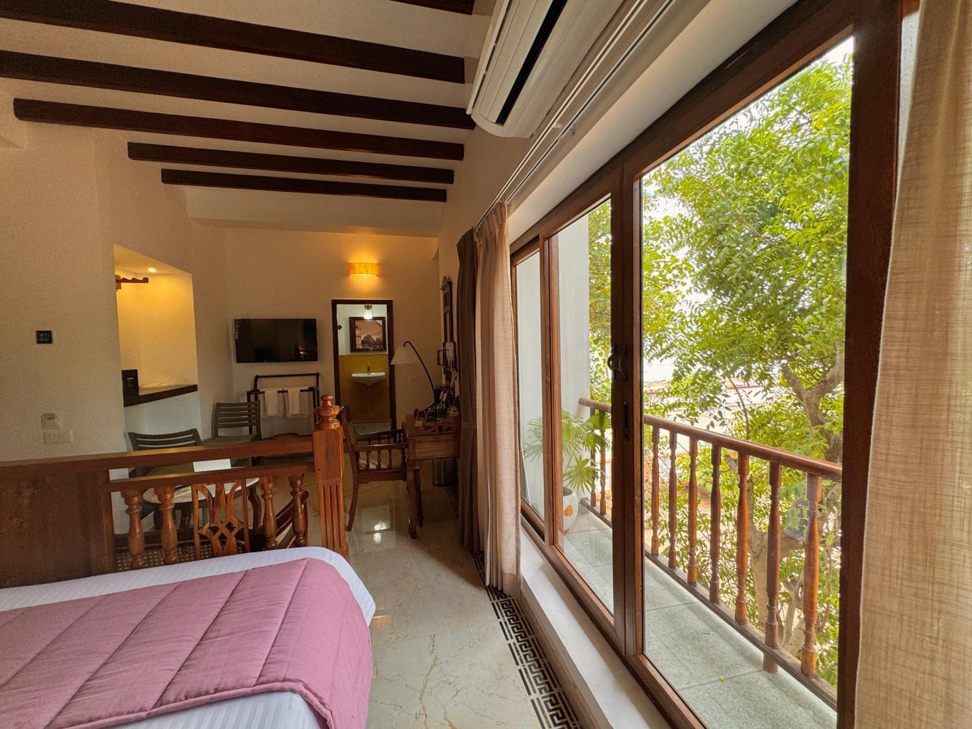 La Plage Seaview Suites Puducherry Buitenkant foto